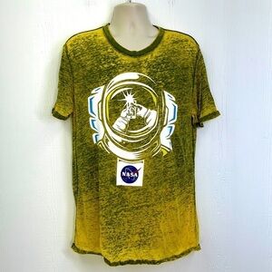 NASA - Vintage Yellow & Black Astronaut Selfie Short Sleeve Shirt Size Large